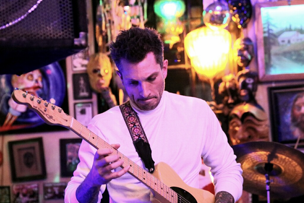 2026-02-05_LIVE AT VENICE CAFE